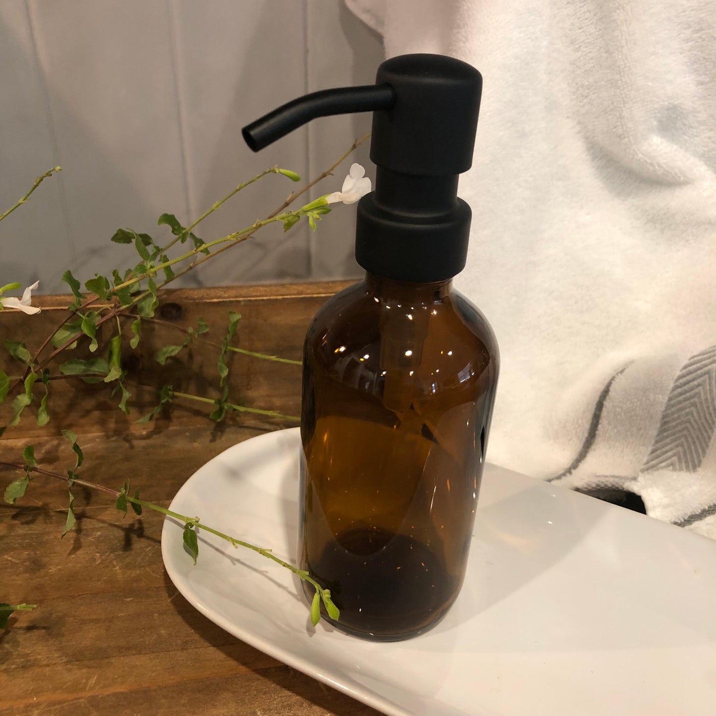Sedona Glass Soap Dispenser 350ml (12oz) –Amber Vintage Apothecary Bottle with Stainless Steel Pump (Silver, Brass, Bronze, Black)