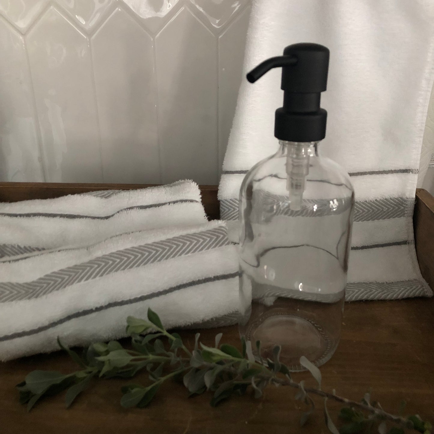 Sedona Glass Soap Dispenser 500ml (16oz) – Clear Vintage Apothecary Bottle with Stainless Steel Pump (Silver, Brass, Bronze, Black)