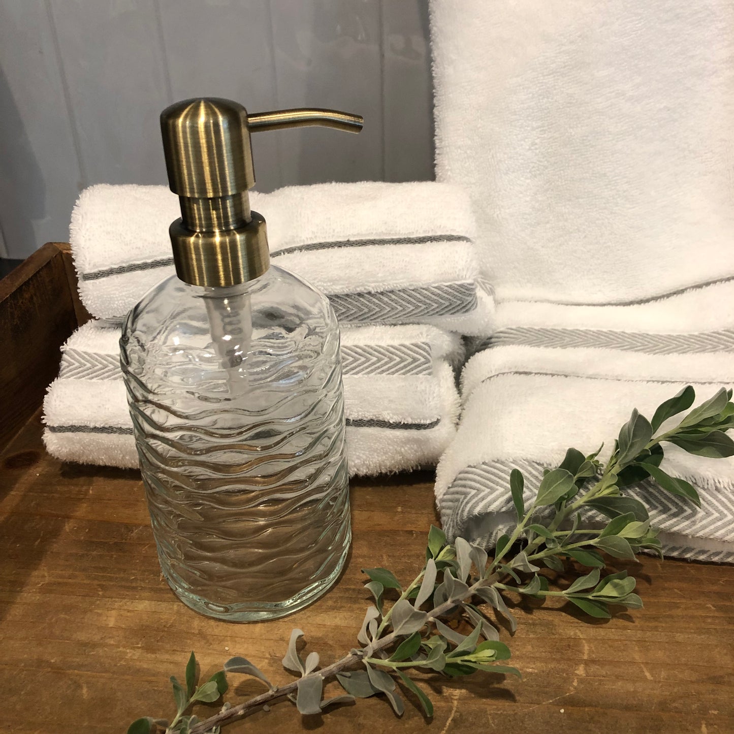 Cascade Glass Soap Dispenser – 12oz / 350ml Wavy Fluted Round Bottle with Stainless Steel Pump (Silver, Brass, Bronze, Black)